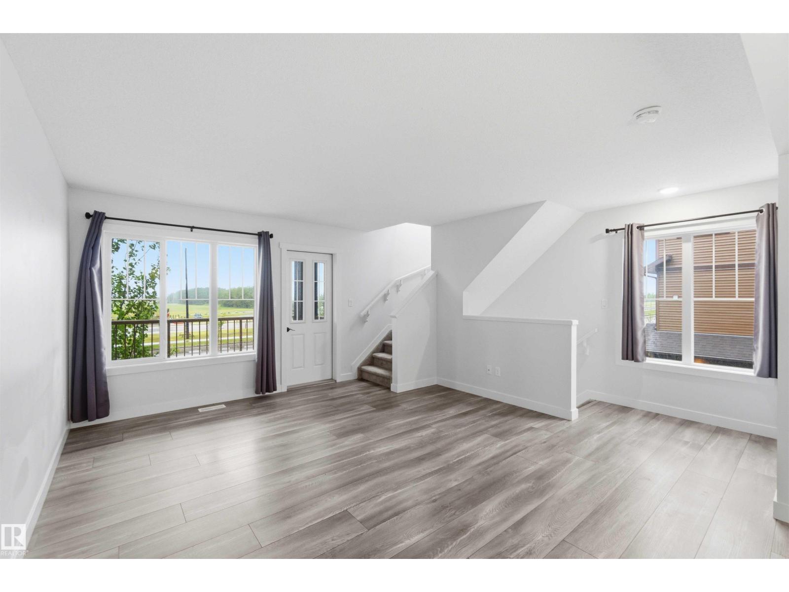 36 1005 GRAYDON HILL BV SW - 12