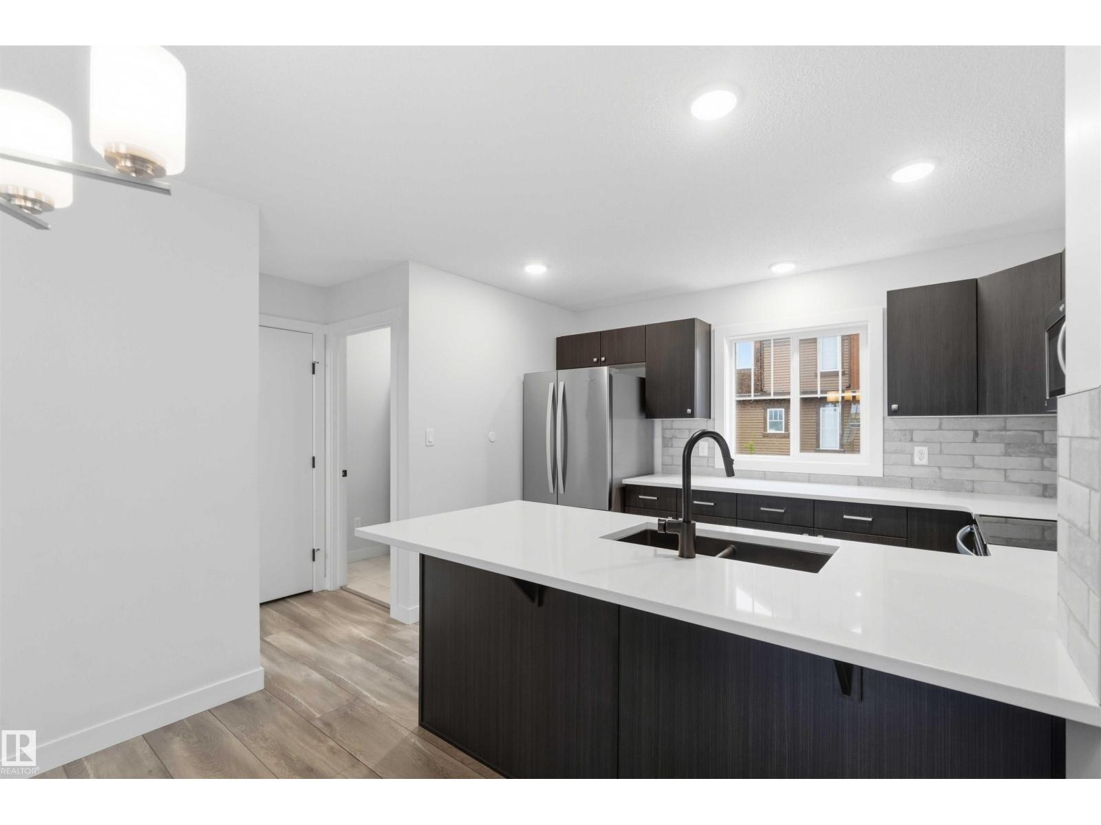 36 1005 GRAYDON HILL BV SW - 29