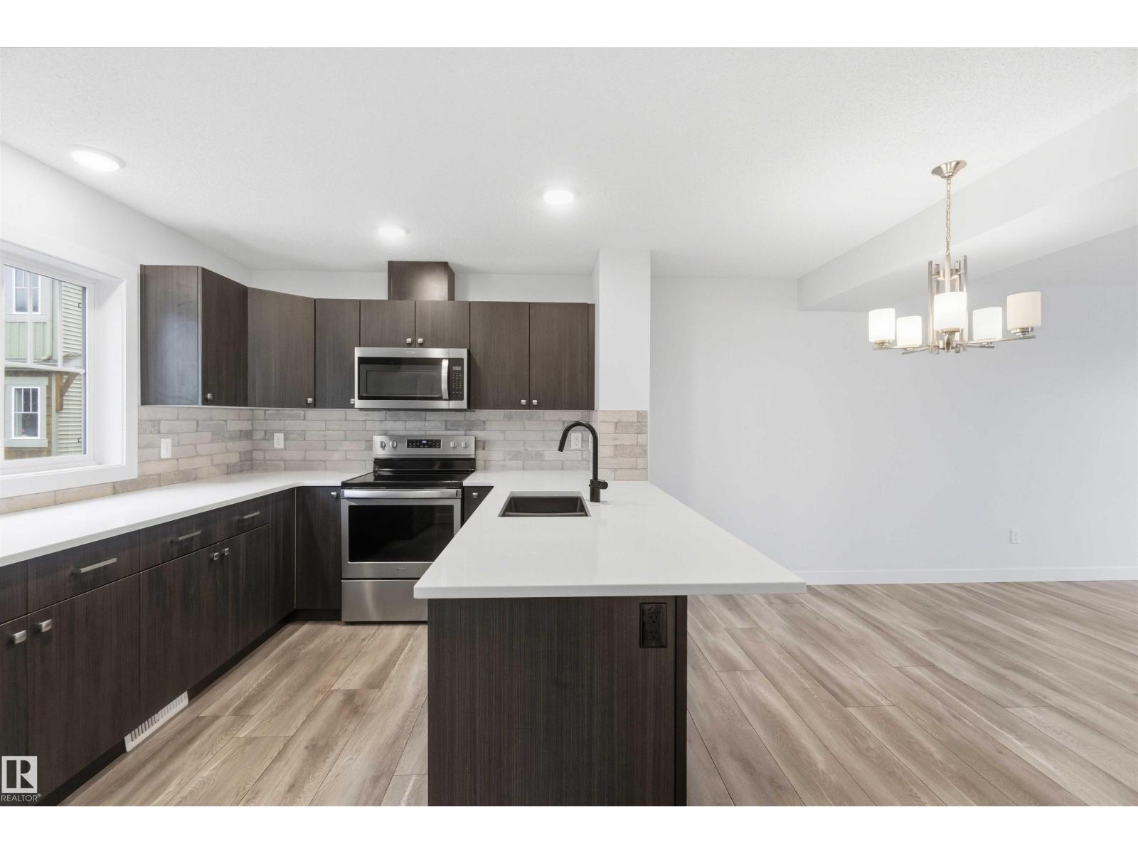 36 1005 GRAYDON HILL BV SW - 22