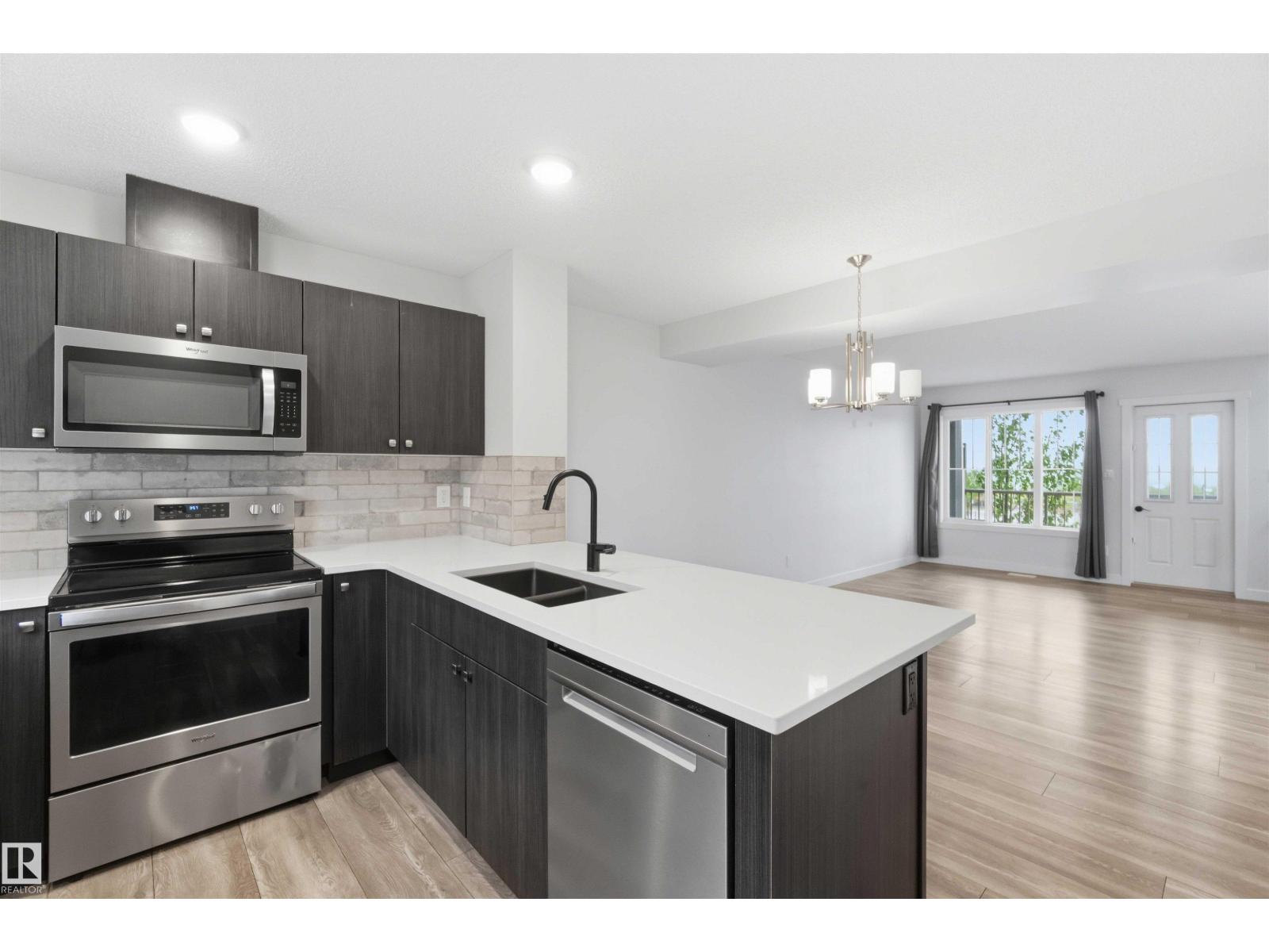 36 1005 GRAYDON HILL BV SW - 23