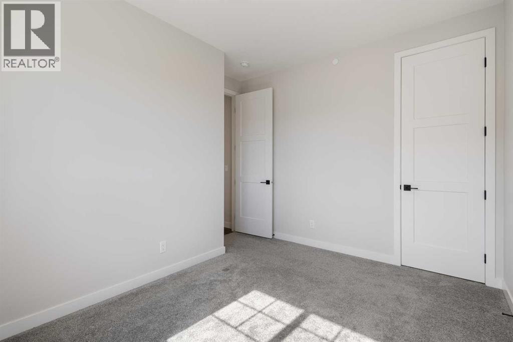 #11 71 Lucas Street NW - 18