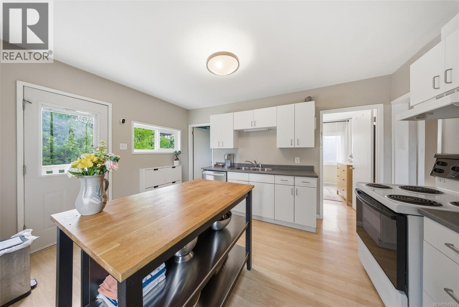 3130 Kingsley St - 11