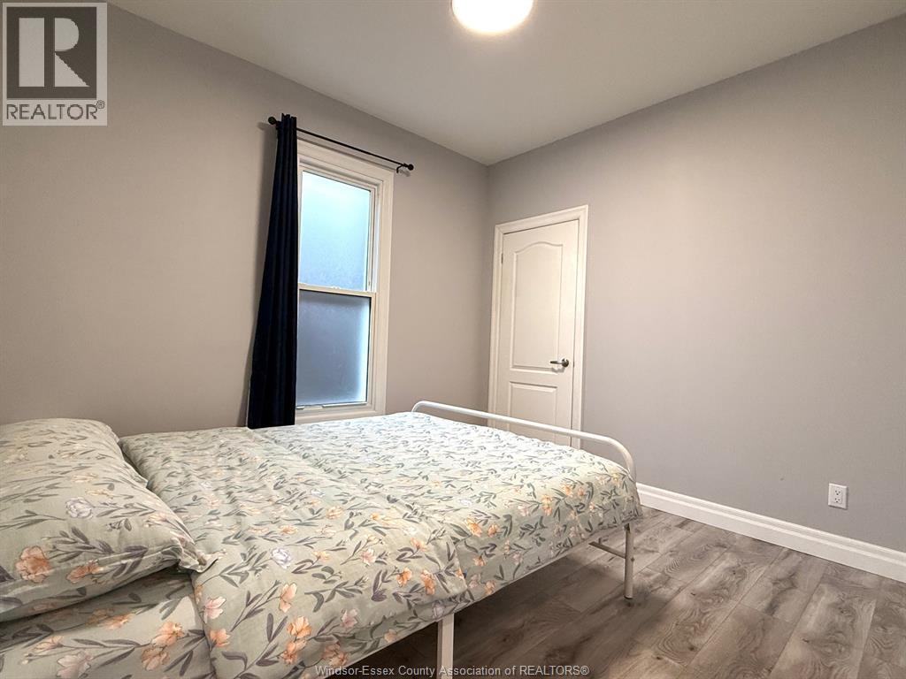 1116 WYANDOTTE East - 11
