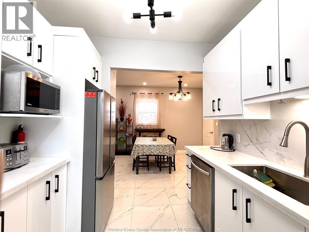1116 WYANDOTTE East - 15