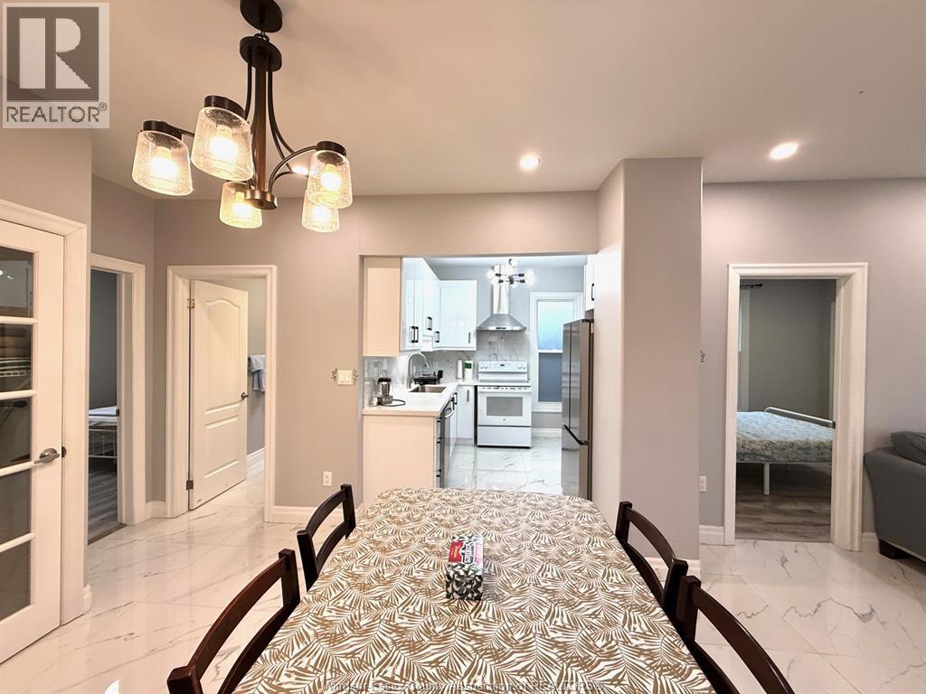 1116 WYANDOTTE East - 17