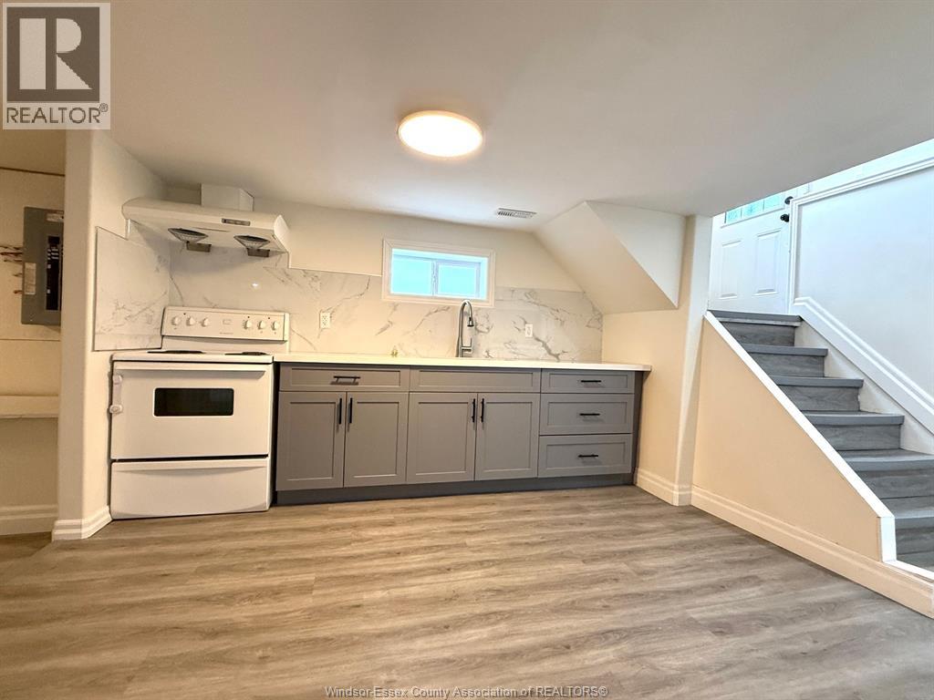 1116 WYANDOTTE East - 25