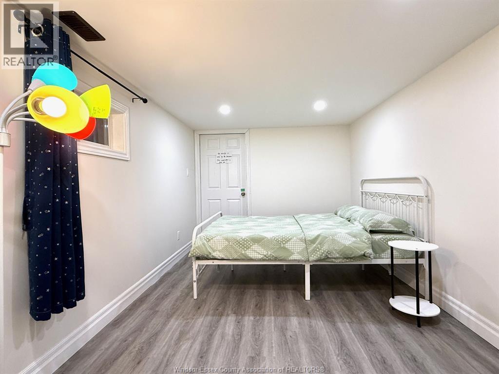 1116 WYANDOTTE East - 29