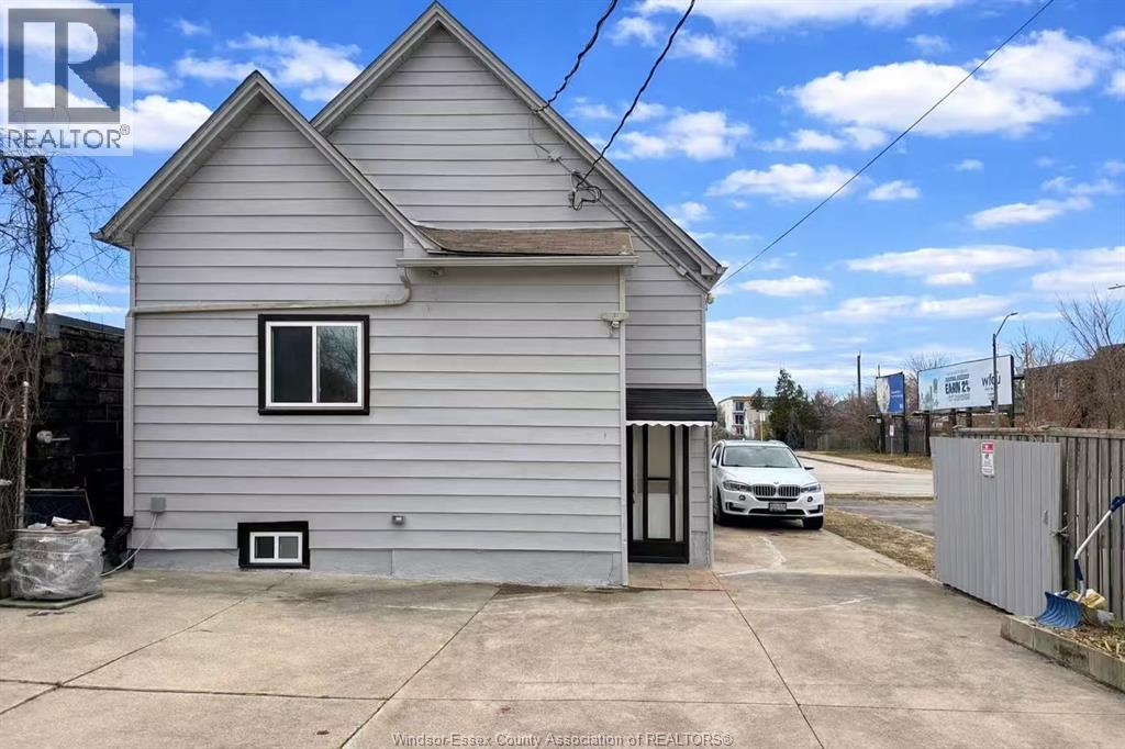1116 WYANDOTTE East - 31