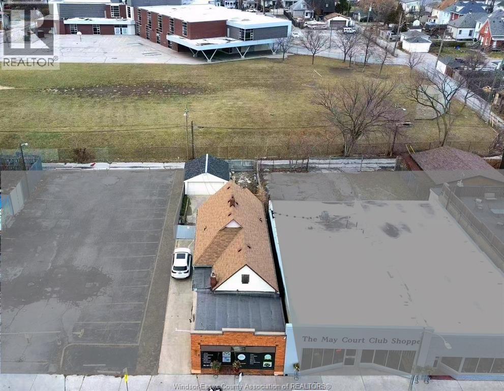 1116 WYANDOTTE East - 33