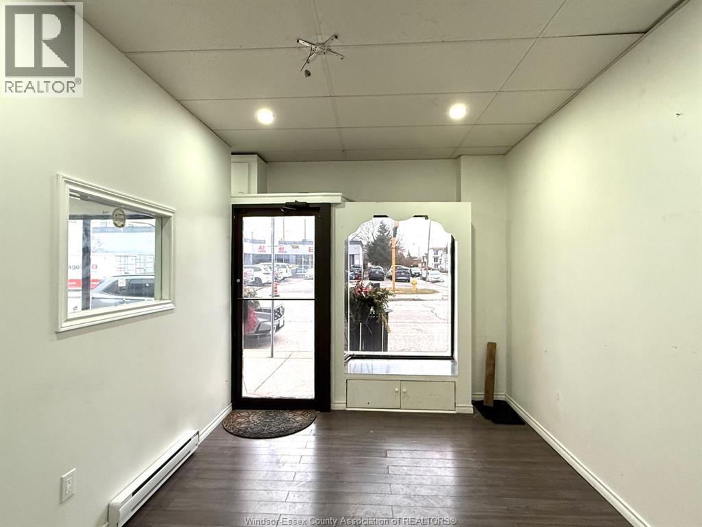 1116 WYANDOTTE East - 37