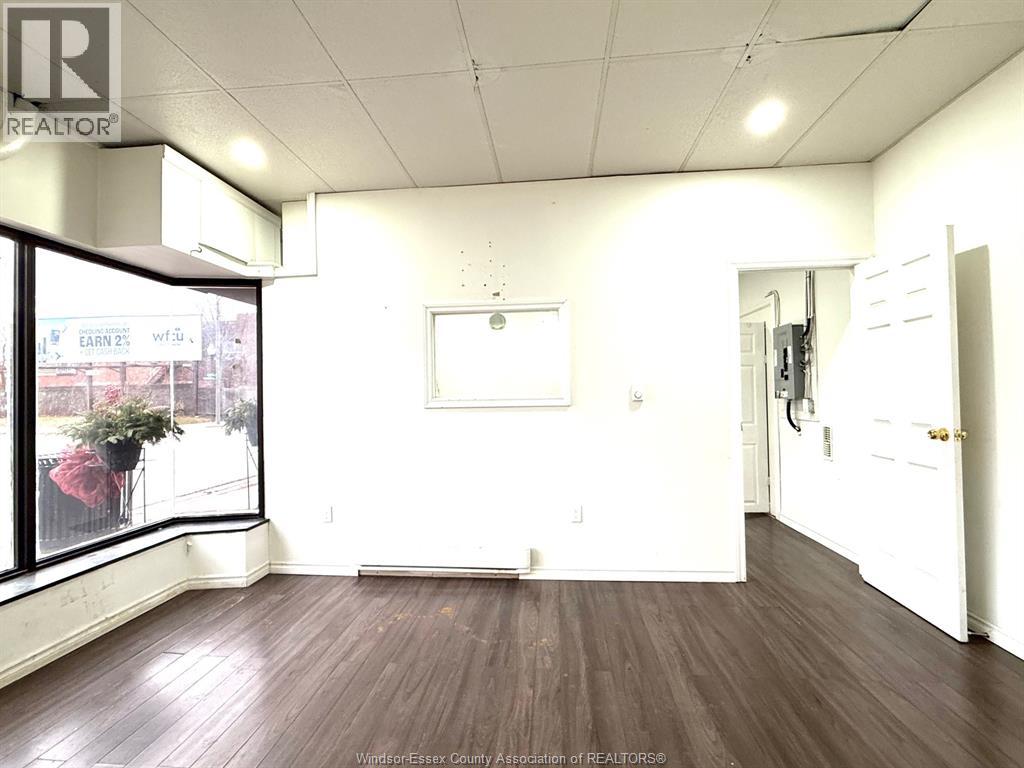 1116 WYANDOTTE East - 39