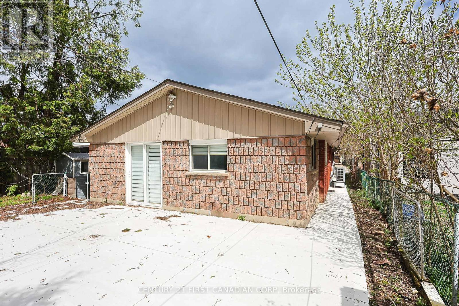 201 EMERSON AVENUE - 39