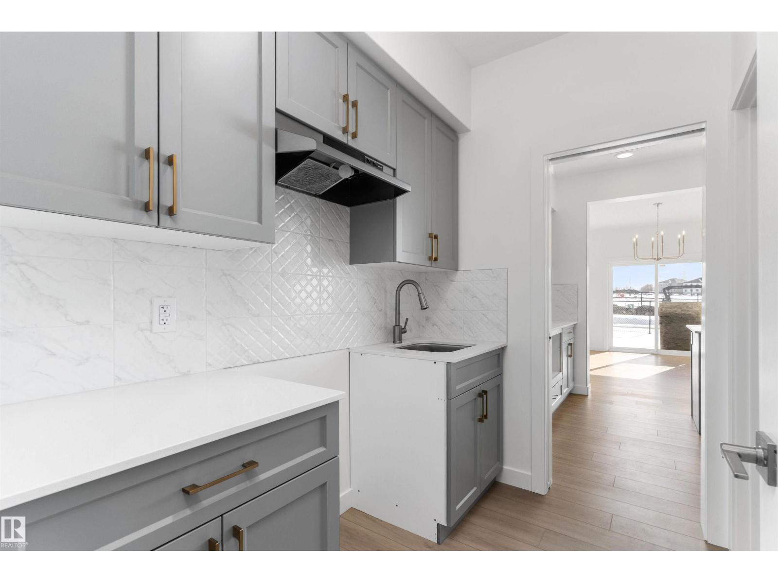 939 18 AV NW - 6
