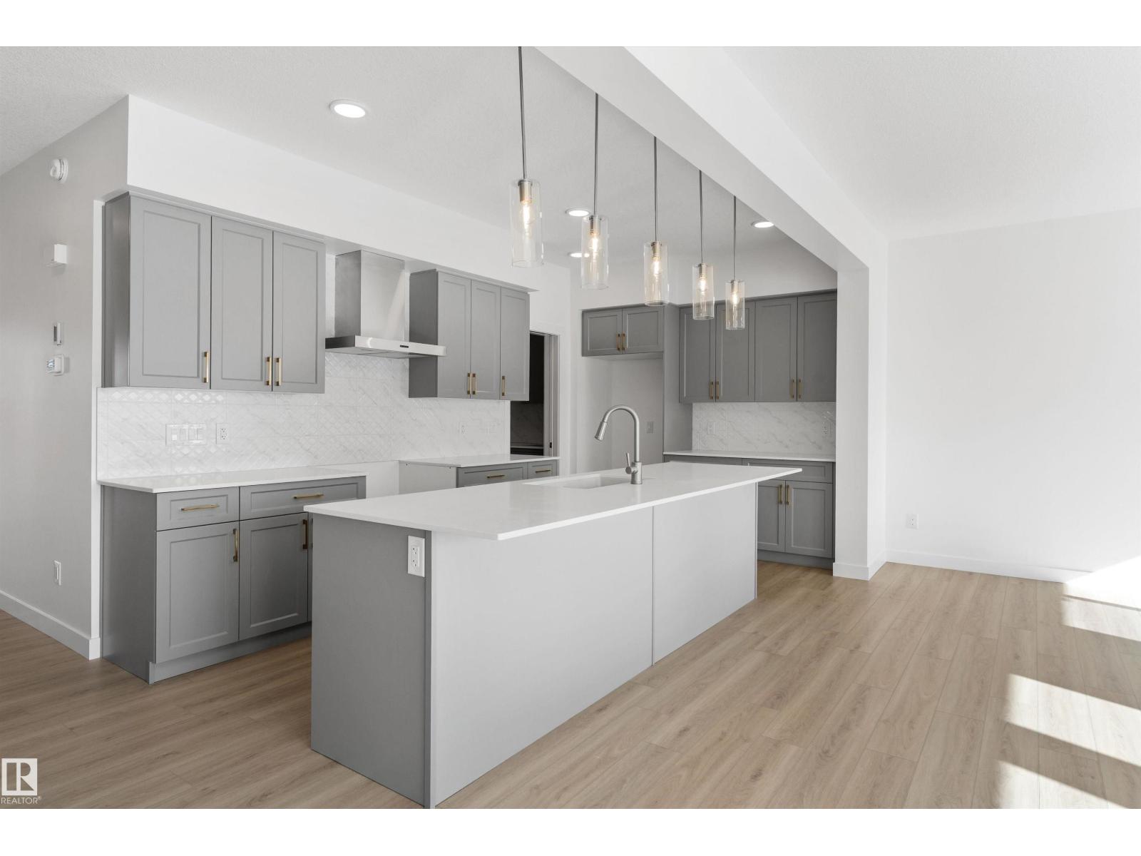 939 18 AV NW - 12
