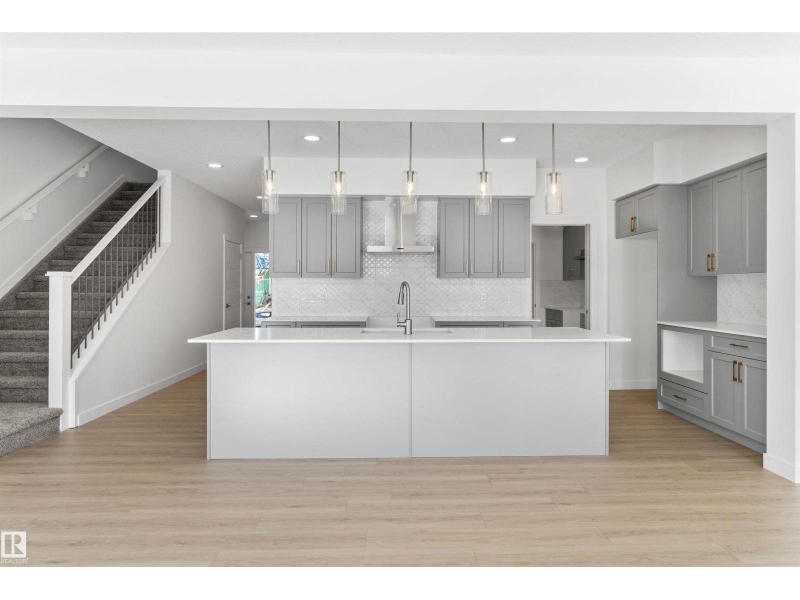 939 18 AV NW - 11