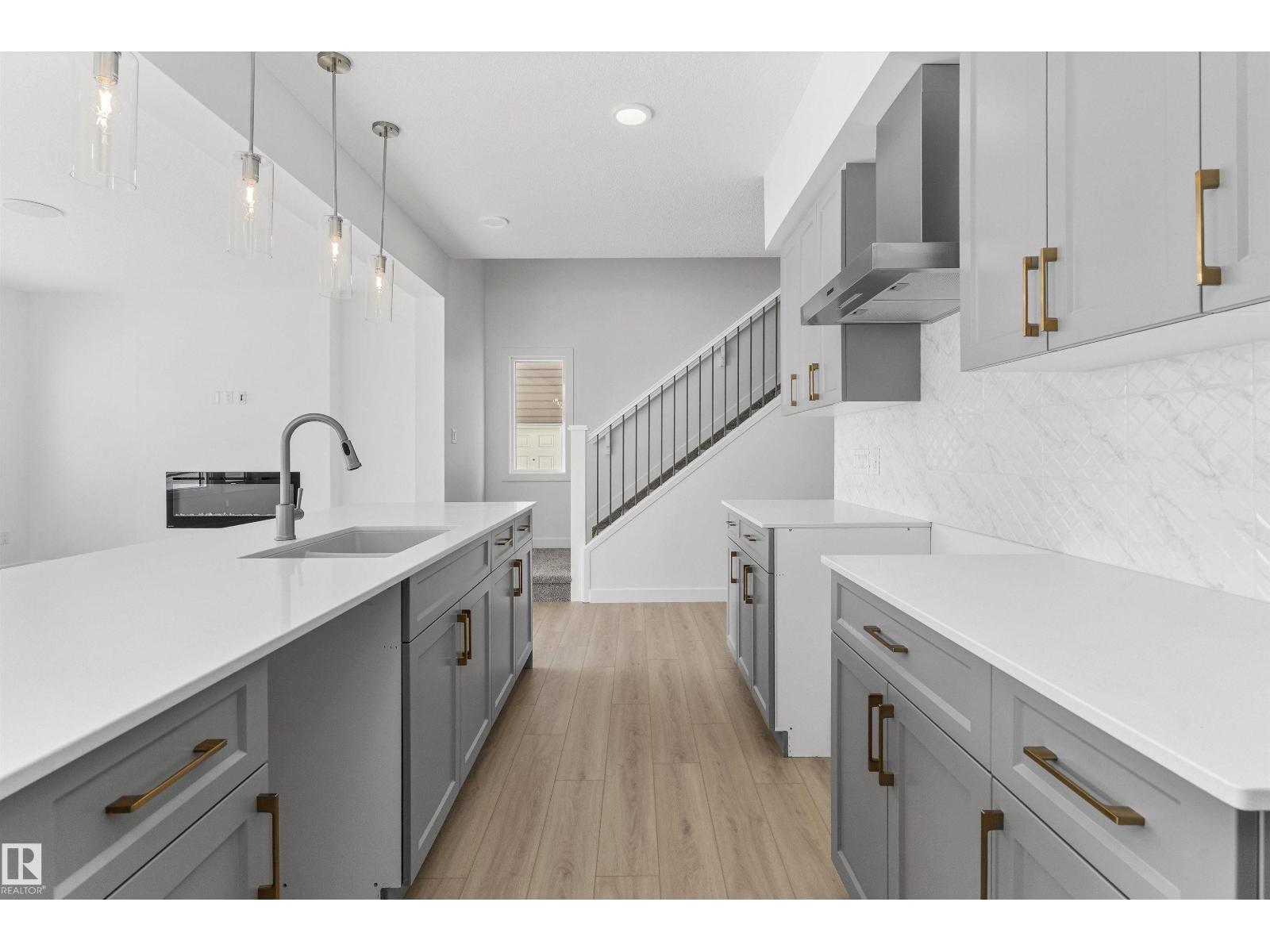 939 18 AV NW - 8
