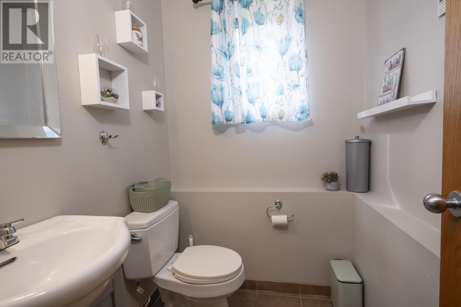 192 RIVIERA DR - 21