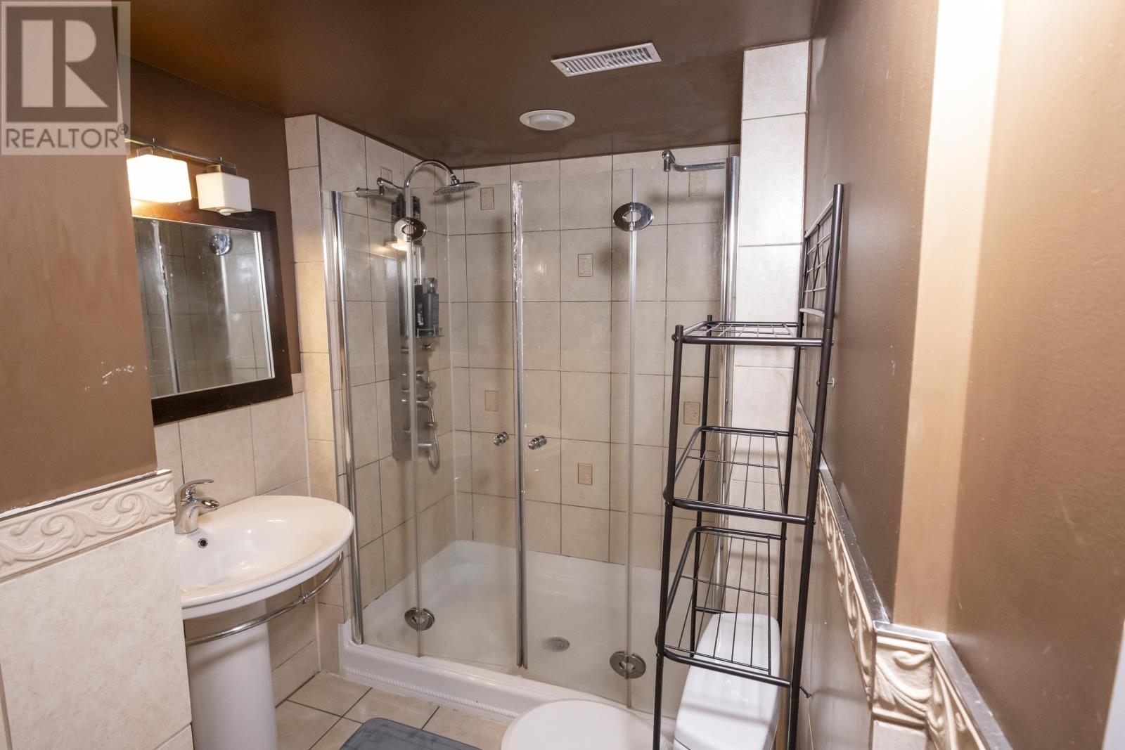 192 RIVIERA DR - 19