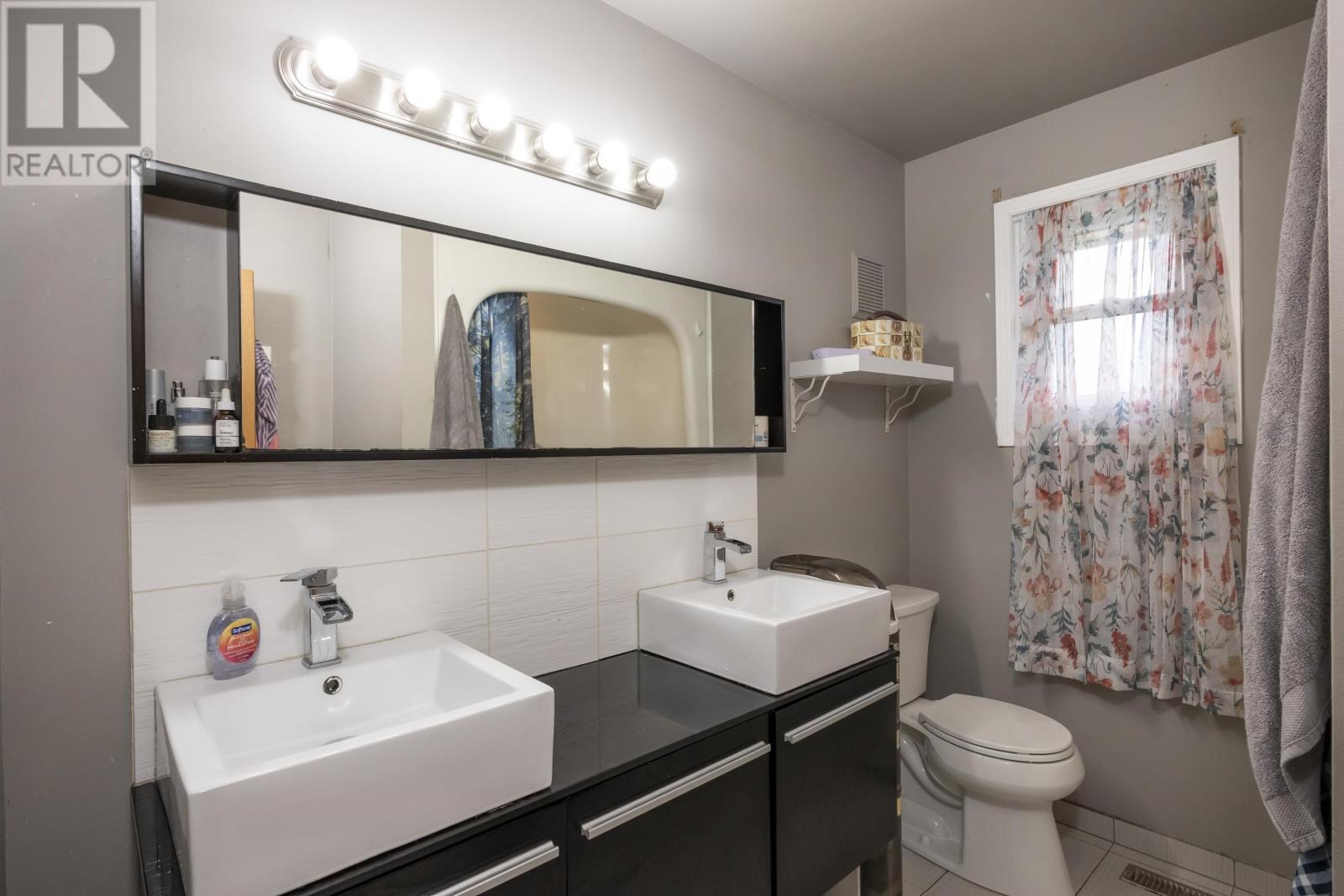 192 RIVIERA DR - 17