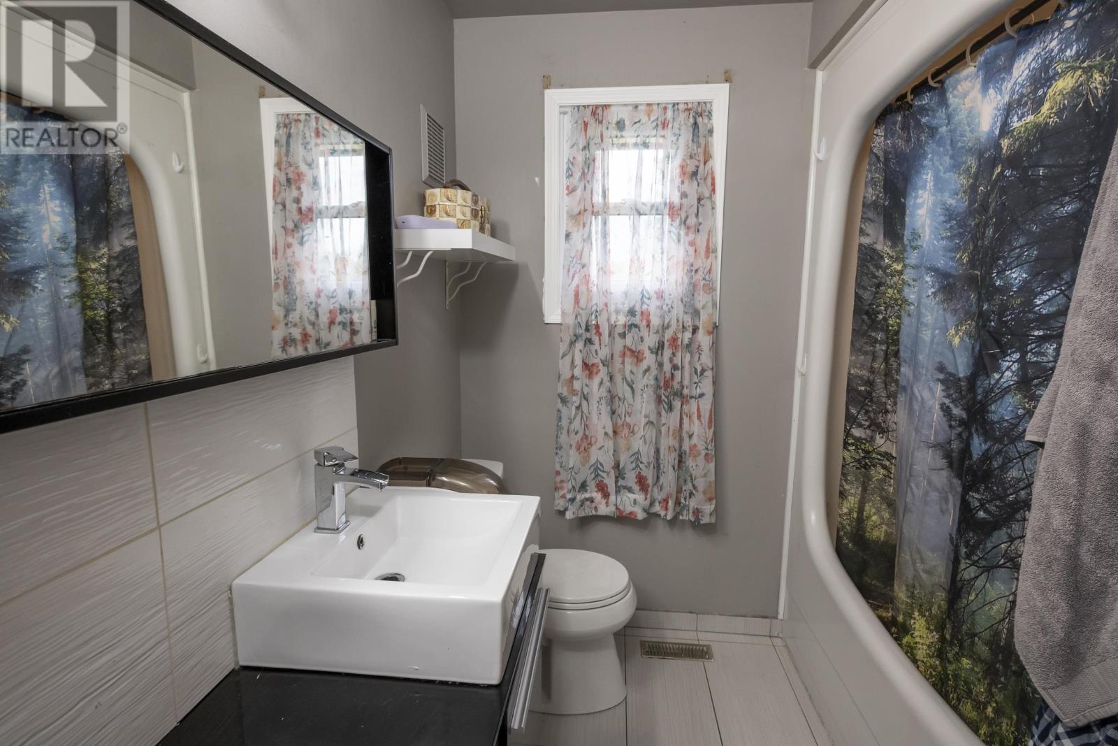 192 RIVIERA DR - 23