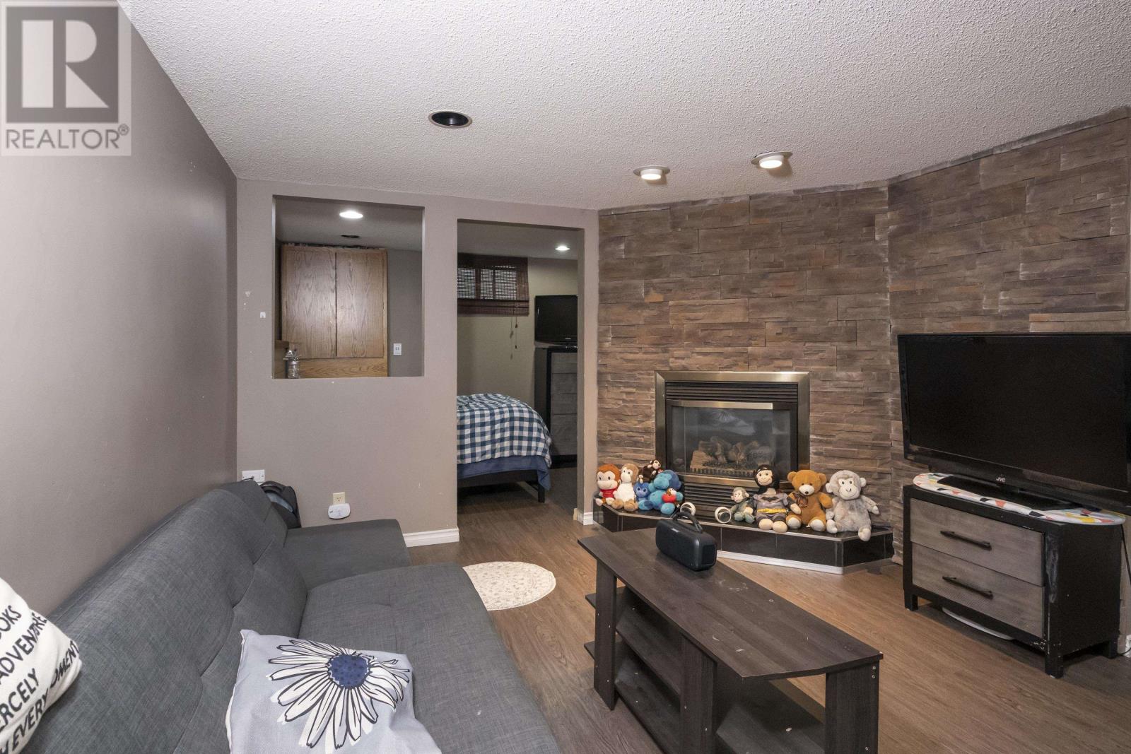 192 RIVIERA DR - 25