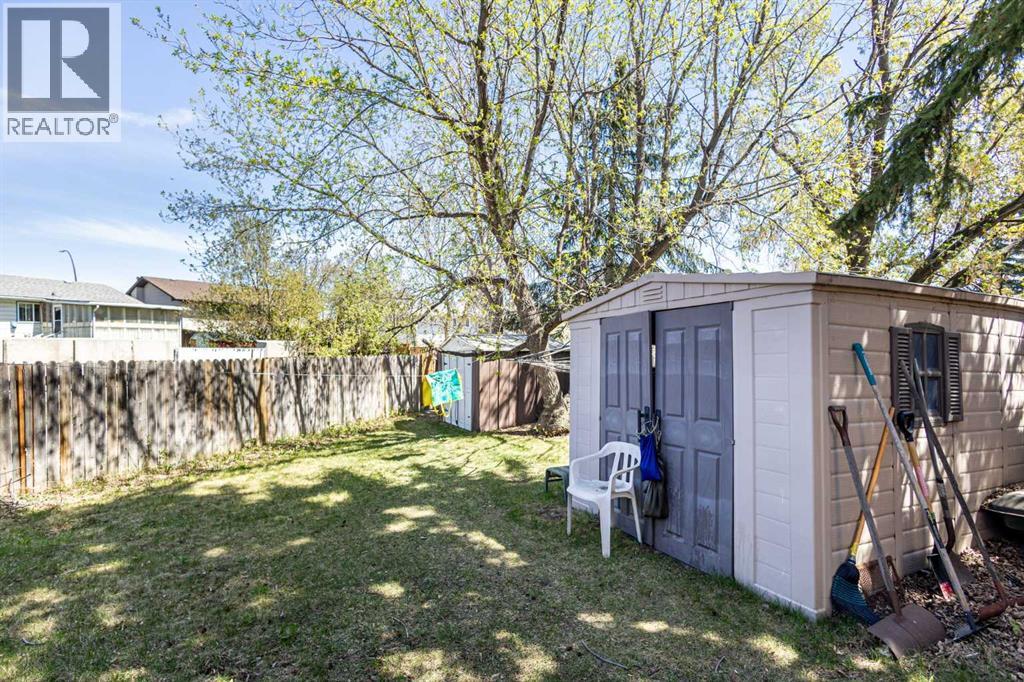 252 Templeview Way NE - 32