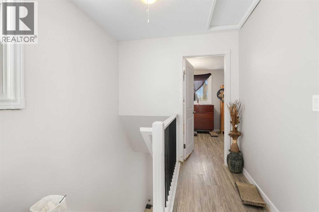 252 Templeview Way NE - 11