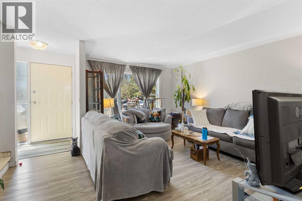 252 Templeview Way NE - 3