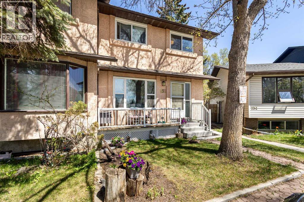 252 Templeview Way NE - 2