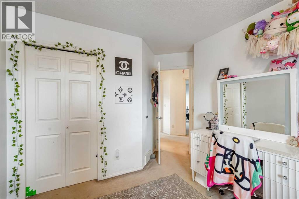 84 Saddletree Close NE - 17