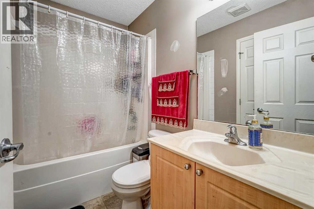 84 Saddletree Close NE - 18