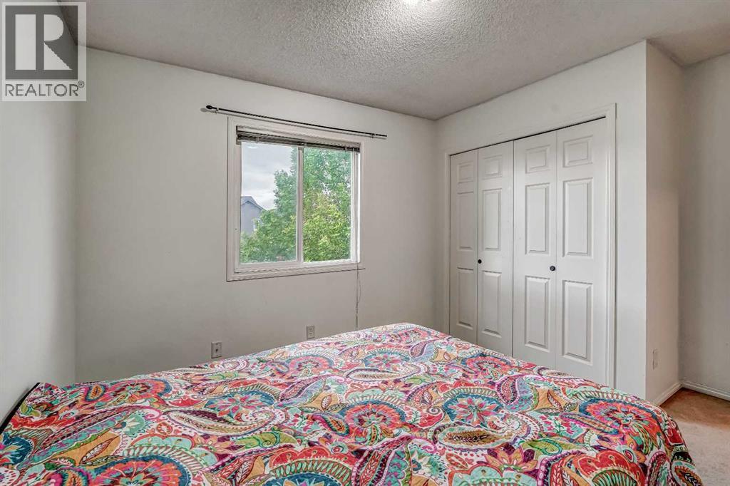 84 Saddletree Close NE - 20