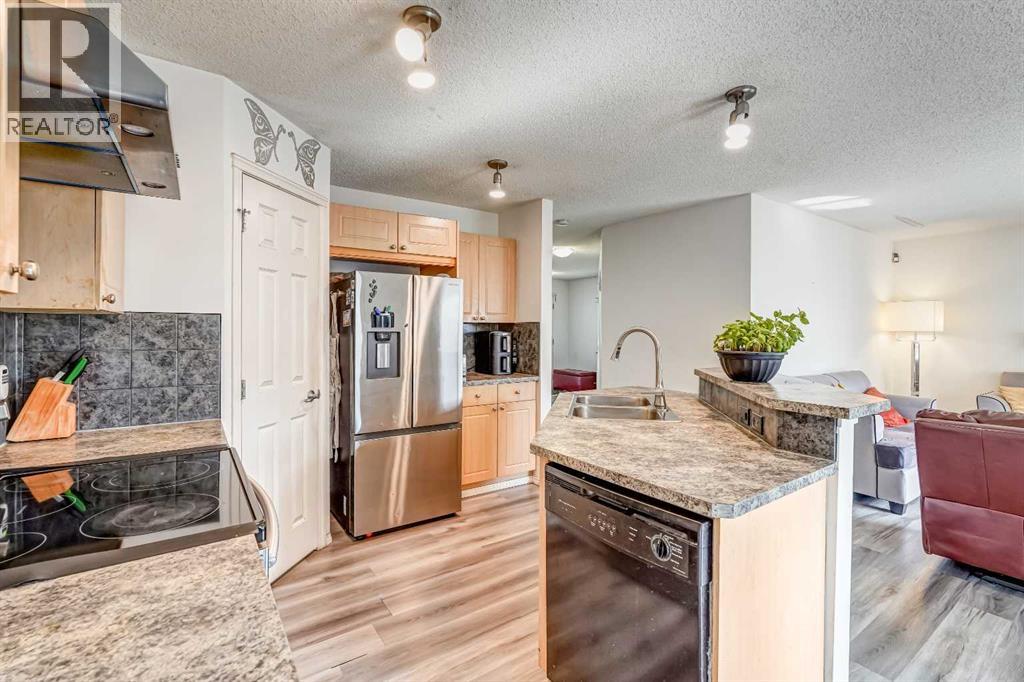 84 Saddletree Close NE - 11