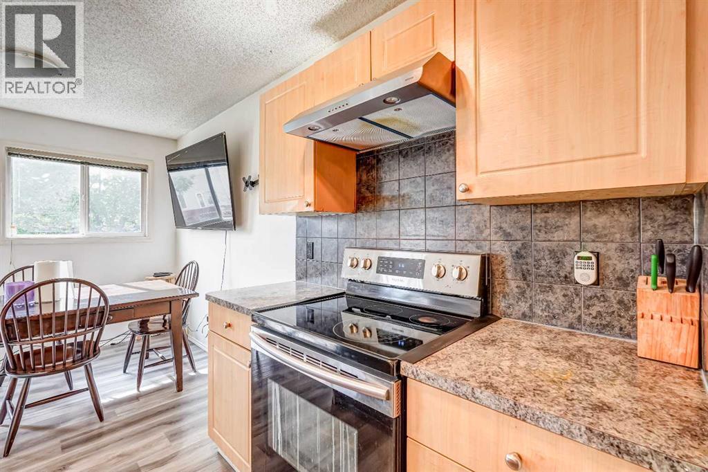 84 Saddletree Close NE - 12