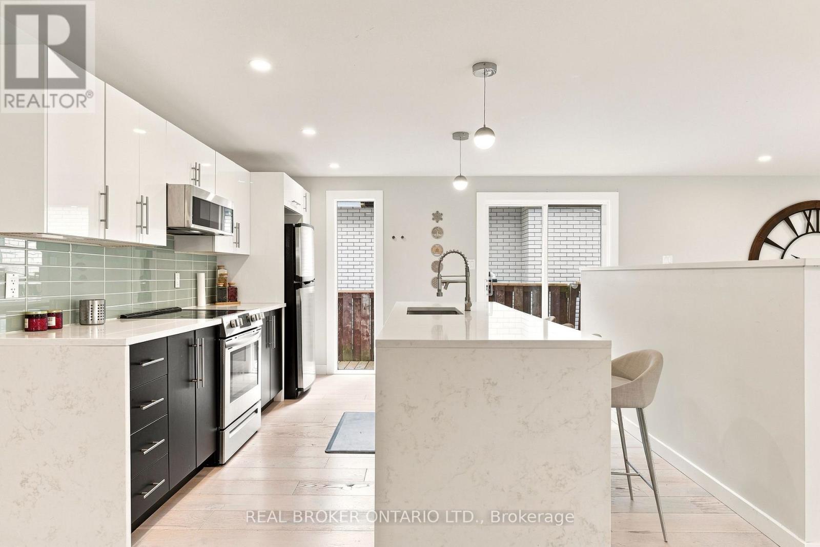 2021 WOODGLEN CRESCENT - 10