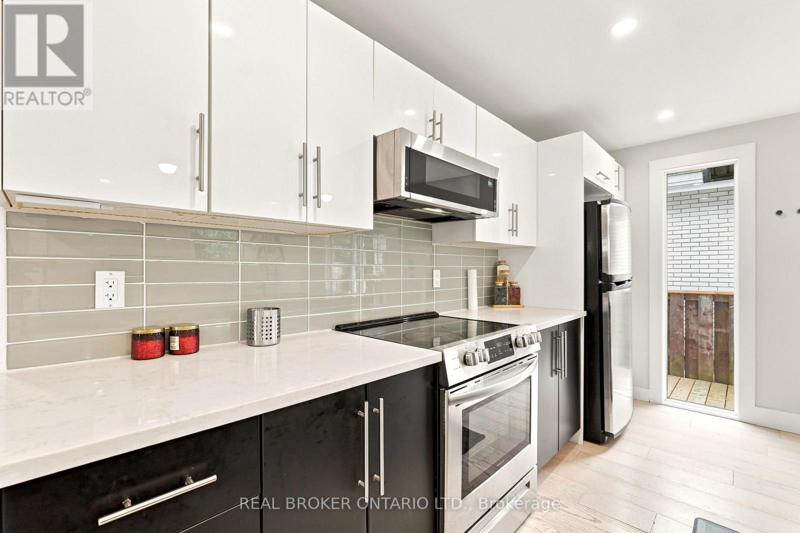 2021 WOODGLEN CRESCENT - 11