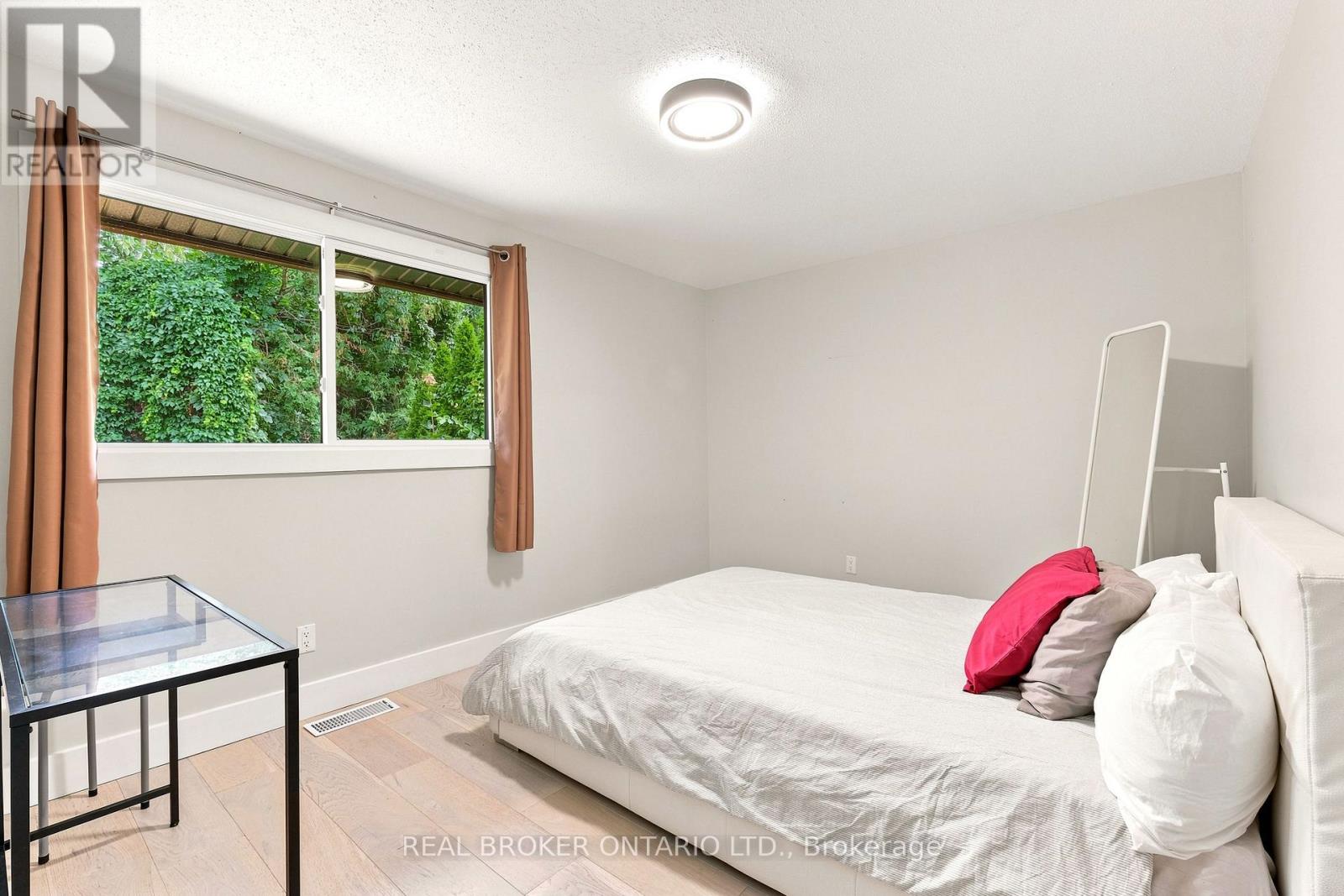 2021 WOODGLEN CRESCENT - 15