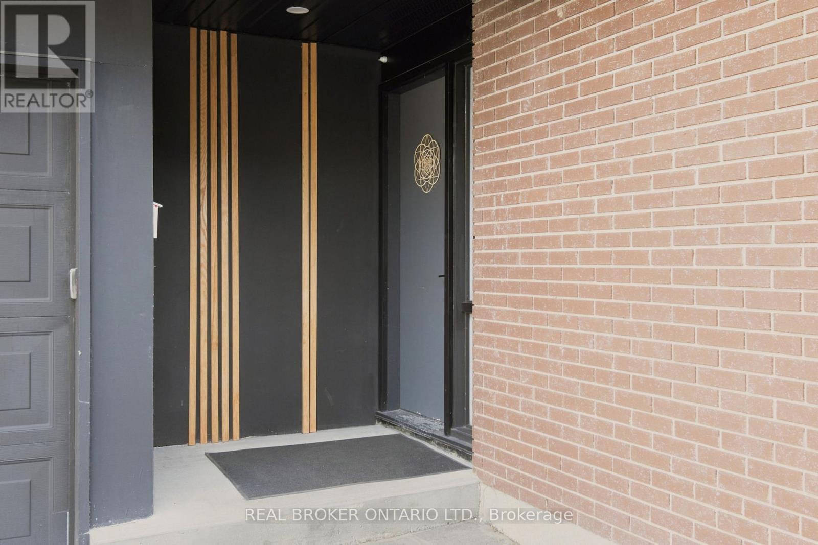 2021 WOODGLEN CRESCENT - 3
