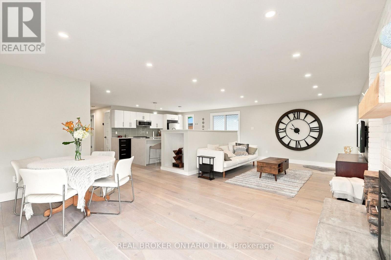 2021 WOODGLEN CRESCENT - 6