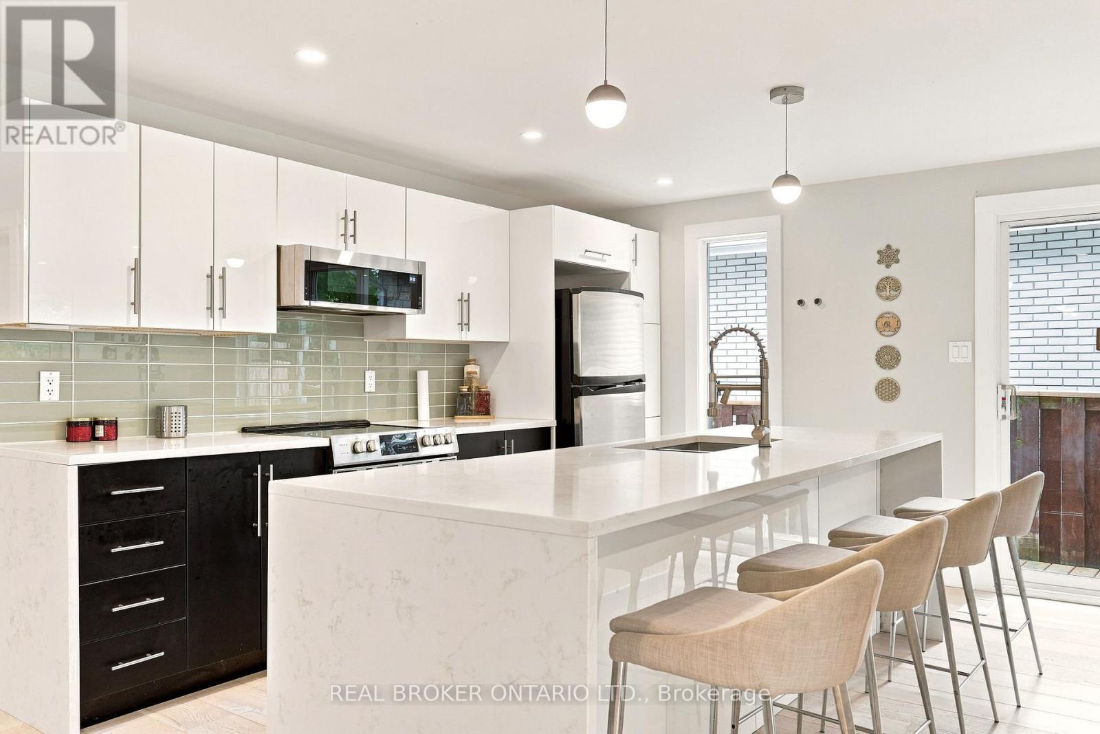 2021 WOODGLEN CRESCENT - 9