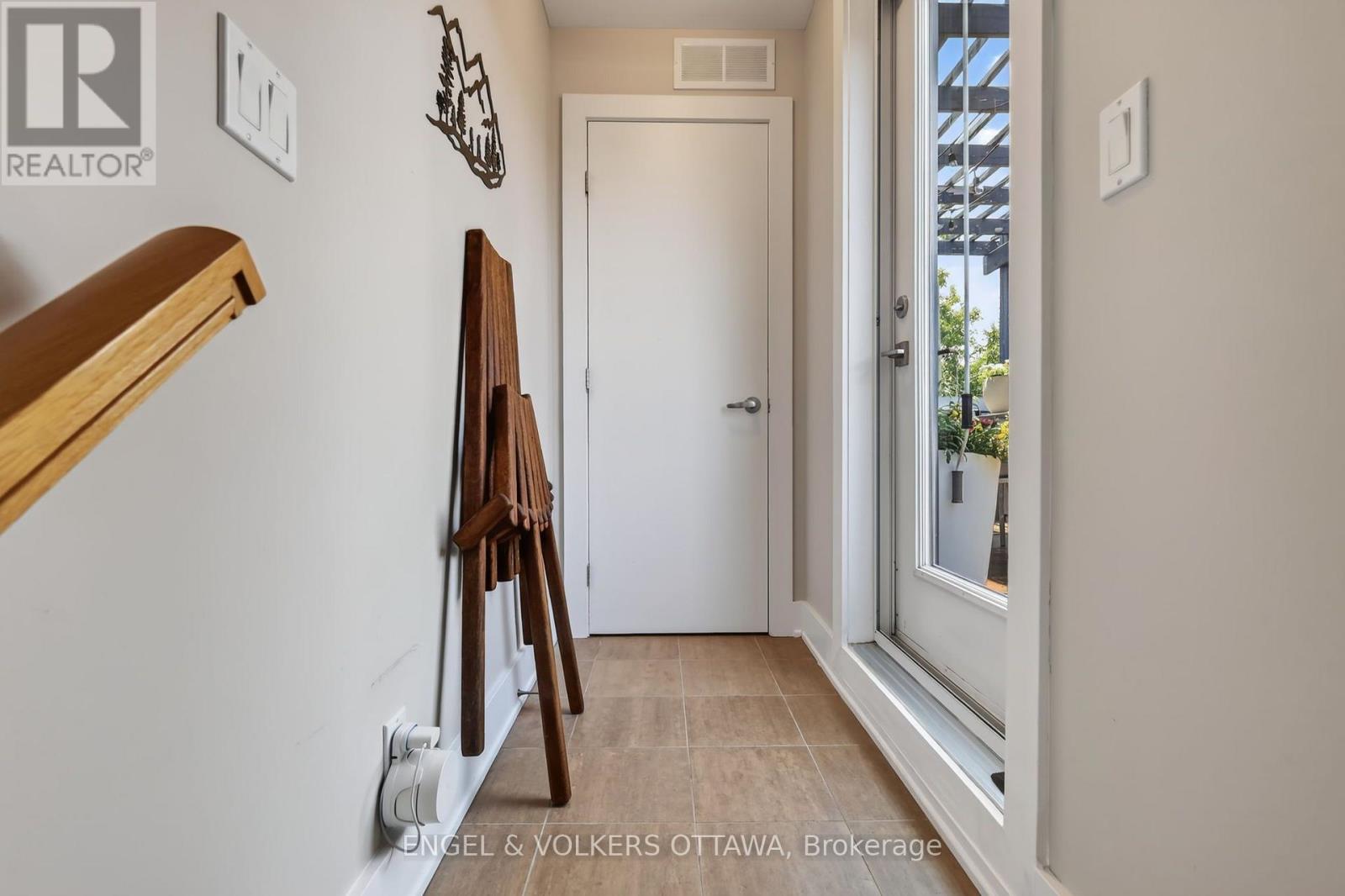 Condos for Rent in Ottawa – 144 EVELYN AVENUE, Ottawa – By Peter Sagos - Image 9