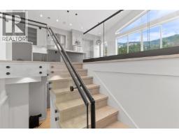 41717 Government Road, Squamish, BC V0N1H0 Photo 13