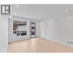 41717 Government Road, Squamish, BC V0N1H0 Photo 19