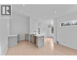 41717 Government Road, Squamish, BC V0N1H0 Photo 23