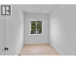41717 Government Road, Squamish, BC V0N1H0 Photo 32
