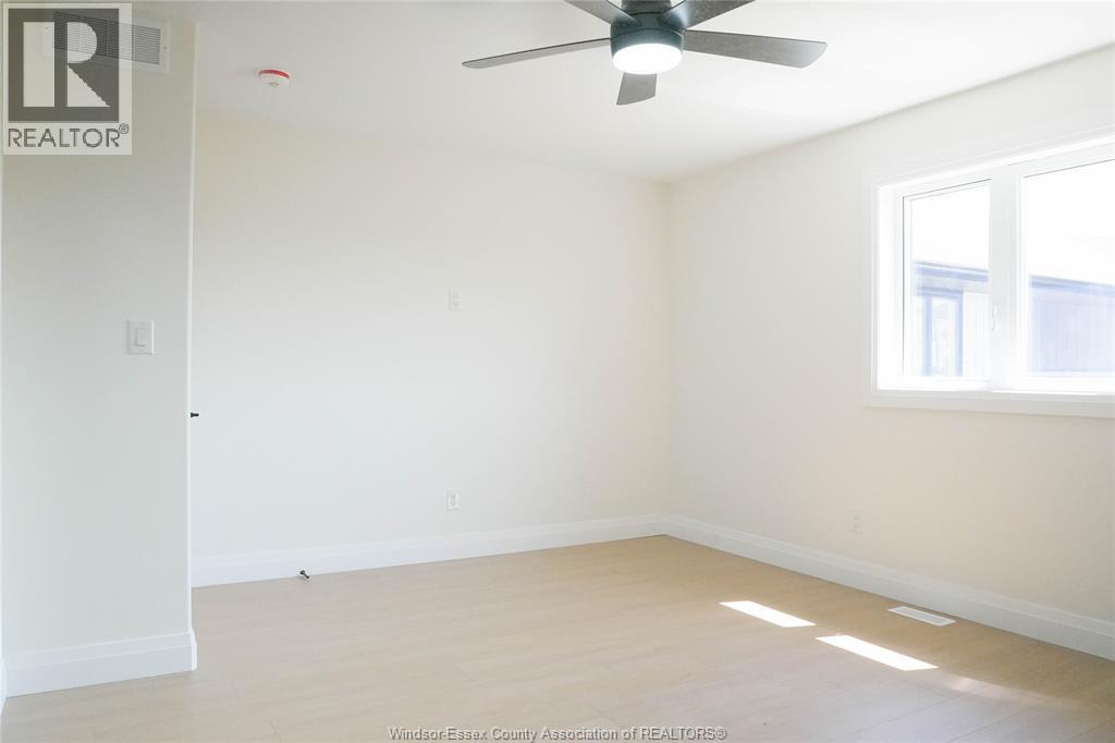 21 Hawthorne CRESCENT - 23