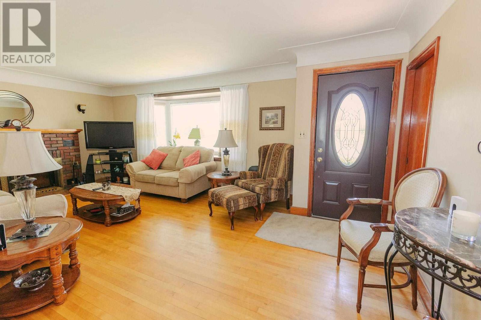 348 Pine ST - 10