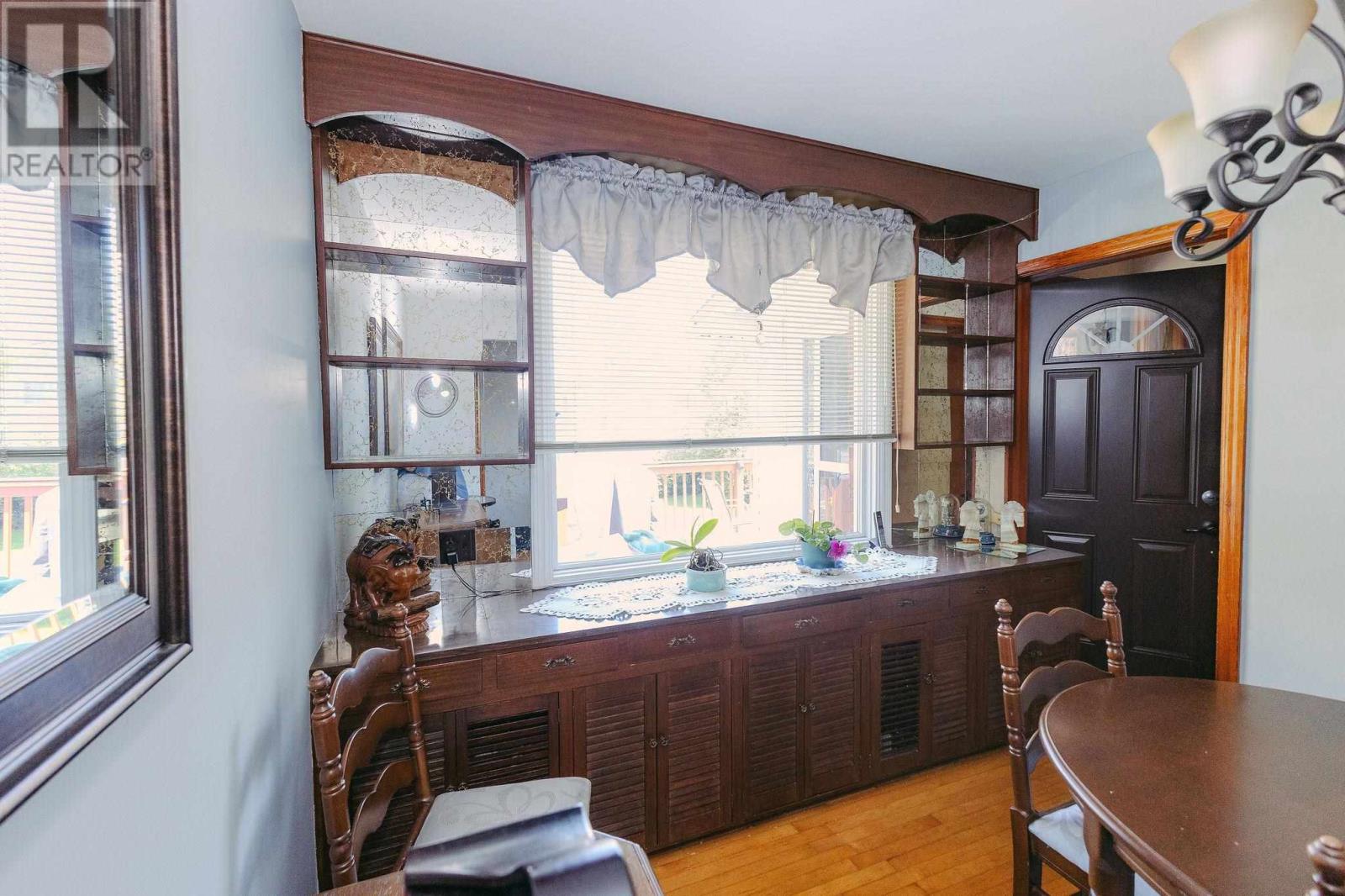 348 Pine ST - 19