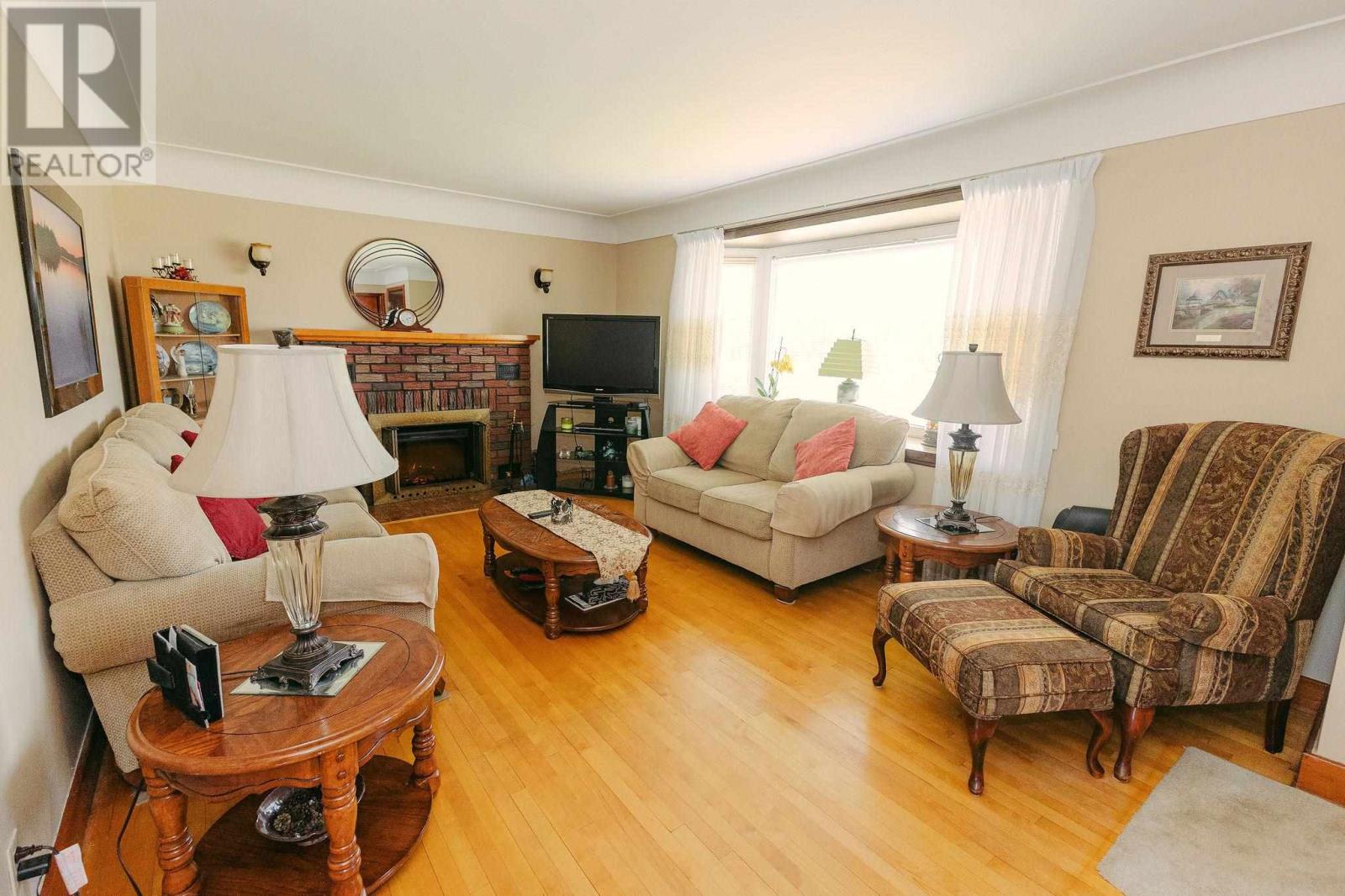 348 Pine ST - 11
