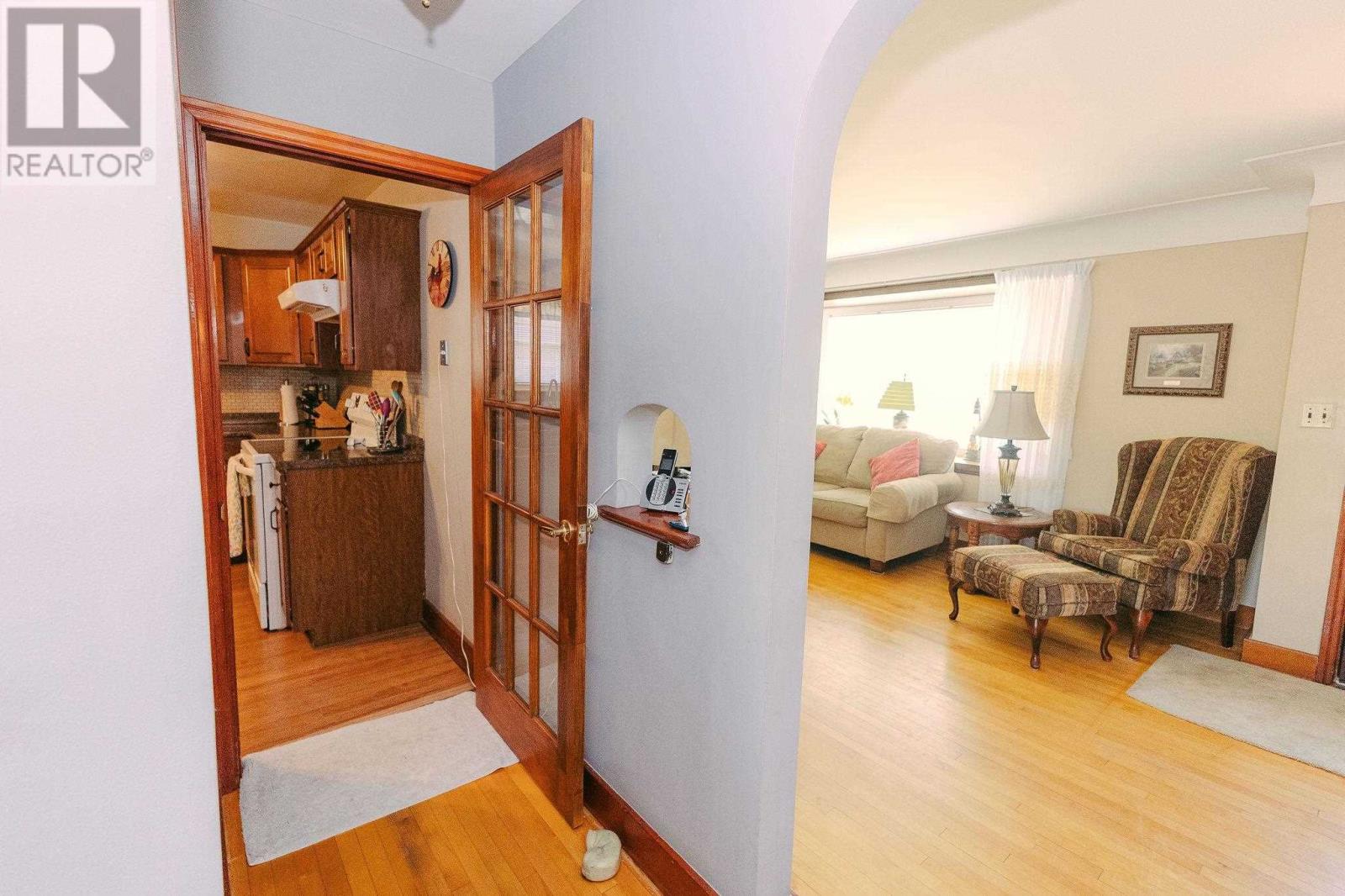 348 Pine ST - 15